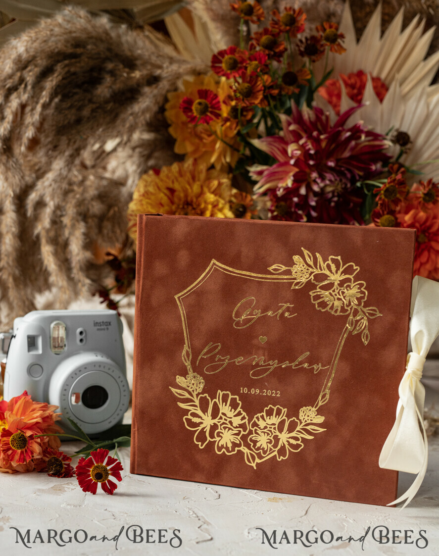 HOCHZEITS-GÄSTEBÜCHER Samtkissen Instax Gästebuch Terrakotta Gold personalisiertes Gästebuch für Hochzeiten und Acryl-Instax-Schild, Samt-Erinnerungsfotobuch und klares Schildset für die Herbsthochzeit, Polaroid-Samt-Gästebuch und Plexi-Instax-Schild-Set.