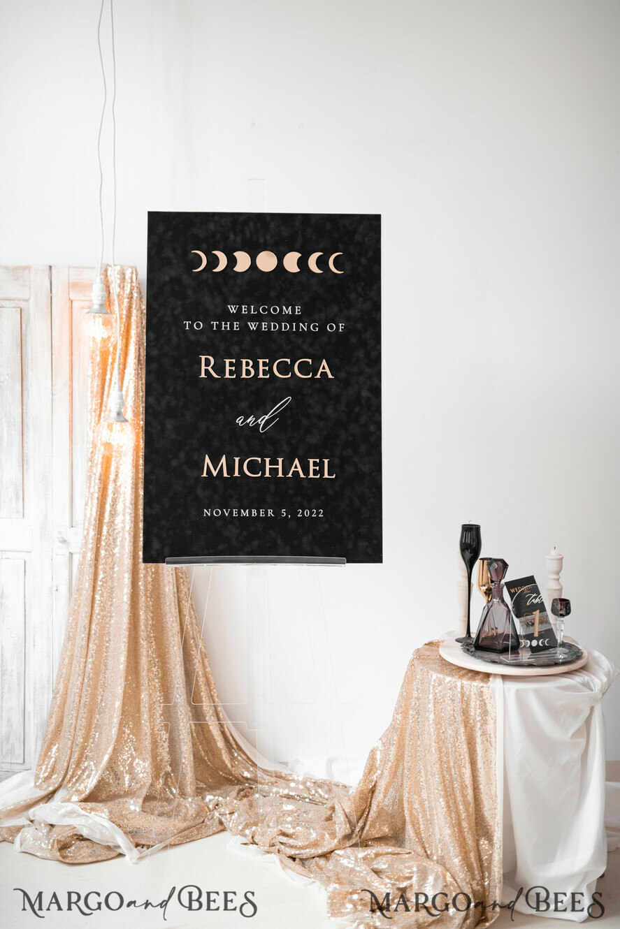TISCHPLÄNE UND WILLKOMMENSCHILDER FÜR HOCHZEITEN Plexi Gold / Samt Luxuriöses schwarzes Samt-Hochzeit Willkommen-Schild, goldene Hochzeitsdekoration, personalisiertes Hochzeitsschild, Hochzeitsgeschenk, Willkommen-Hochzeitsboard