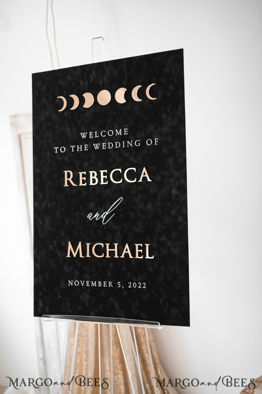 TISCHPLÄNE UND WILLKOMMENSCHILDER FÜR HOCHZEITEN Plexi Gold / Samt Luxuriöses schwarzes Samt-Hochzeit Willkommen-Schild, goldene Hochzeitsdekoration, personalisiertes Hochzeitsschild, Hochzeitsgeschenk, Willkommen-Hochzeitsboard