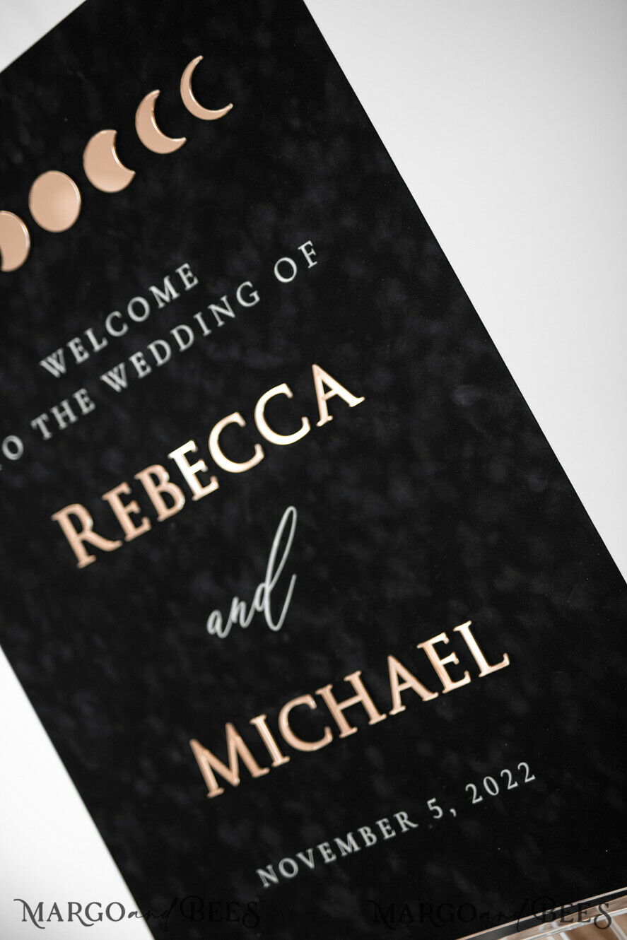 TISCHPLÄNE UND WILLKOMMENSCHILDER FÜR HOCHZEITEN Plexi Gold / Samt Luxuriöses schwarzes Samt-Hochzeit Willkommen-Schild, goldene Hochzeitsdekoration, personalisiertes Hochzeitsschild, Hochzeitsgeschenk, Willkommen-Hochzeitsboard