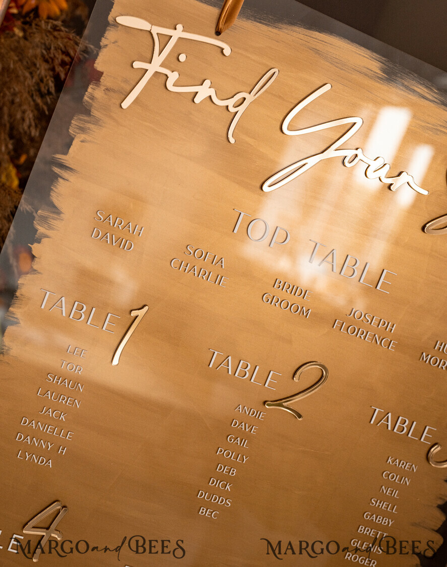TISCHPLÄNE UND WILLKOMMENSCHILDER FÜR HOCHZEITEN Plexi Gold / Samt beige Samt und Gold Modernes Samt Sitzplan, 3D Elegantes Finde deinen Platz - Sitzplan, Luxus Hochzeittischplan, Hochzeitsdekoration mit goldenen Buchstaben - Goldenes Empfangsschild - Individuelles Zeremonieschild