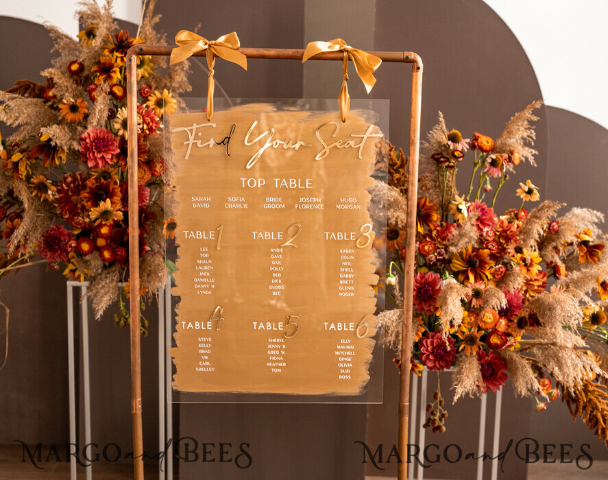 TISCHPLÄNE UND WILLKOMMENSCHILDER FÜR HOCHZEITEN Plexi Gold / Samt beige Samt und Gold Modernes Samt Sitzplan, 3D Elegantes Finde deinen Platz - Sitzplan, Luxus Hochzeittischplan, Hochzeitsdekoration mit goldenen Buchstaben - Goldenes Empfangsschild - Individuelles Zeremonieschild