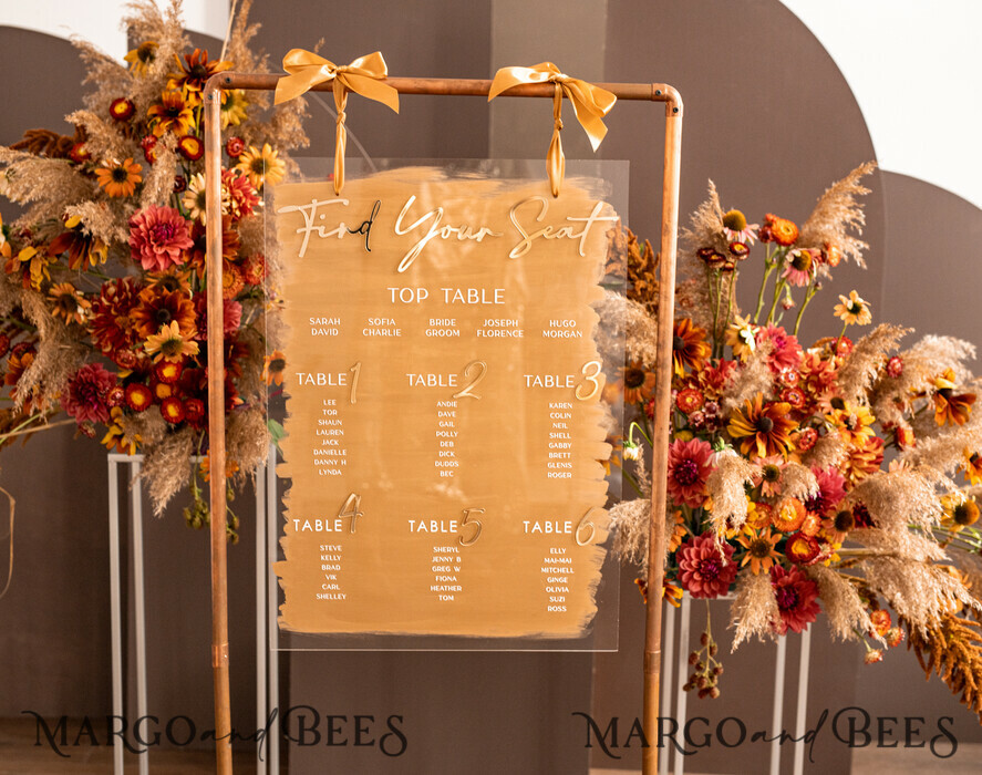 TISCHPLÄNE UND WILLKOMMENSCHILDER FÜR HOCHZEITEN Plexi Gold / Samt beige Samt und Gold Modernes Samt Sitzplan, 3D Elegantes Finde deinen Platz - Sitzplan, Luxus Hochzeittischplan, Hochzeitsdekoration mit goldenen Buchstaben - Goldenes Empfangsschild - Individuelles Zeremonieschild
