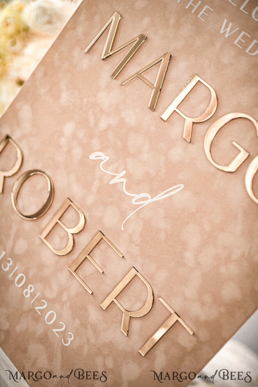 TISCHPLÄNE UND WILLKOMMENSCHILDER FÜR HOCHZEITEN Plexi Gold / Samt Luxuriöses samtbeiges Hochzeitswillkommensschild, goldene Hochzeitsdekoration, personalisiertes Hochzeitsschild, Hochzeitsgeschenk, Willkommen Hochzeitstafel BpPXSet