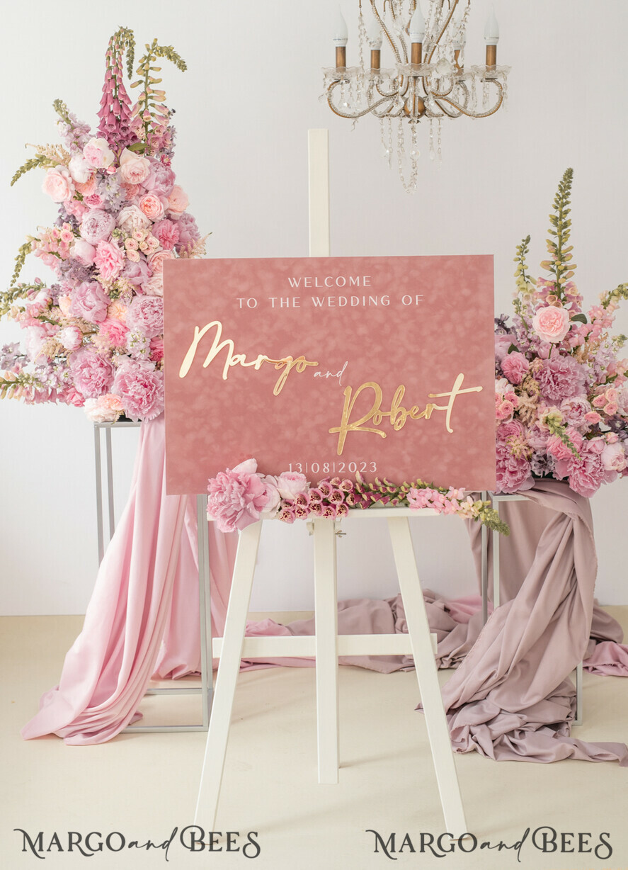 TISCHPLÄNE UND WILLKOMMENSCHILDER FÜR HOCHZEITEN Plexi Gold / Samt Luxuriöses Samt Blush-Pink Hochzeits-Willkommensschild, goldene Hochzeitsdekoration, personalisiertes Hochzeitszeichen, Hochzeitsgeschenk, Willkommens-Hochzeitsboard BpPXSet