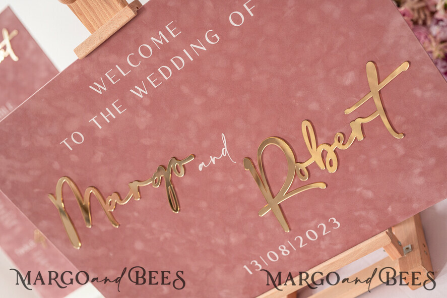 TISCHPLÄNE UND WILLKOMMENSCHILDER FÜR HOCHZEITEN Plexi Gold / Samt Luxuriöses Samt Blush-Pink Hochzeits-Willkommensschild, goldene Hochzeitsdekoration, personalisiertes Hochzeitszeichen, Hochzeitsgeschenk, Willkommens-Hochzeitsboard BpPXSet