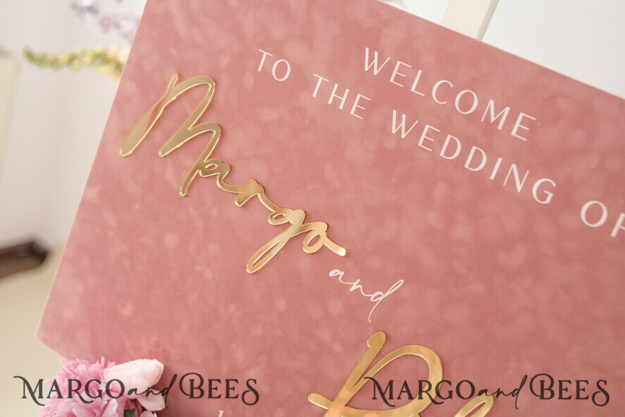 TISCHPLÄNE UND WILLKOMMENSCHILDER FÜR HOCHZEITEN Plexi Gold / Samt Luxuriöses Samt Blush-Pink Hochzeits-Willkommensschild, goldene Hochzeitsdekoration, personalisiertes Hochzeitszeichen, Hochzeitsgeschenk, Willkommens-Hochzeitsboard BpPXSet