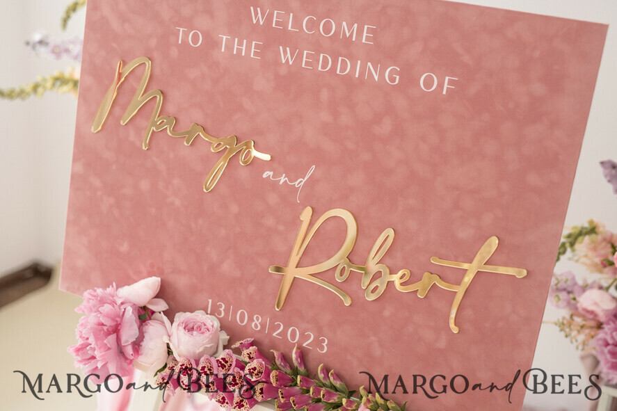 TISCHPLÄNE UND WILLKOMMENSCHILDER FÜR HOCHZEITEN Plexi Gold / Samt Luxuriöses Samt Blush-Pink Hochzeits-Willkommensschild, goldene Hochzeitsdekoration, personalisiertes Hochzeitszeichen, Hochzeitsgeschenk, Willkommens-Hochzeitsboard BpPXSet