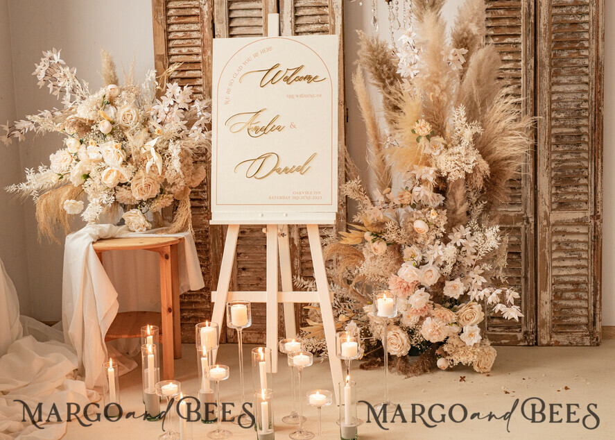 TISCHPLÄNE UND WILLKOMMENSCHILDER FÜR HOCHZEITEN Plexi Gold / Samt Arch Velvet Hochzeits Willkommen-Schild, goldene Hochzeitsdekoration, personalisiertes Hochzeitsschild, elegantes Willkommen-Hochzeitsbrett