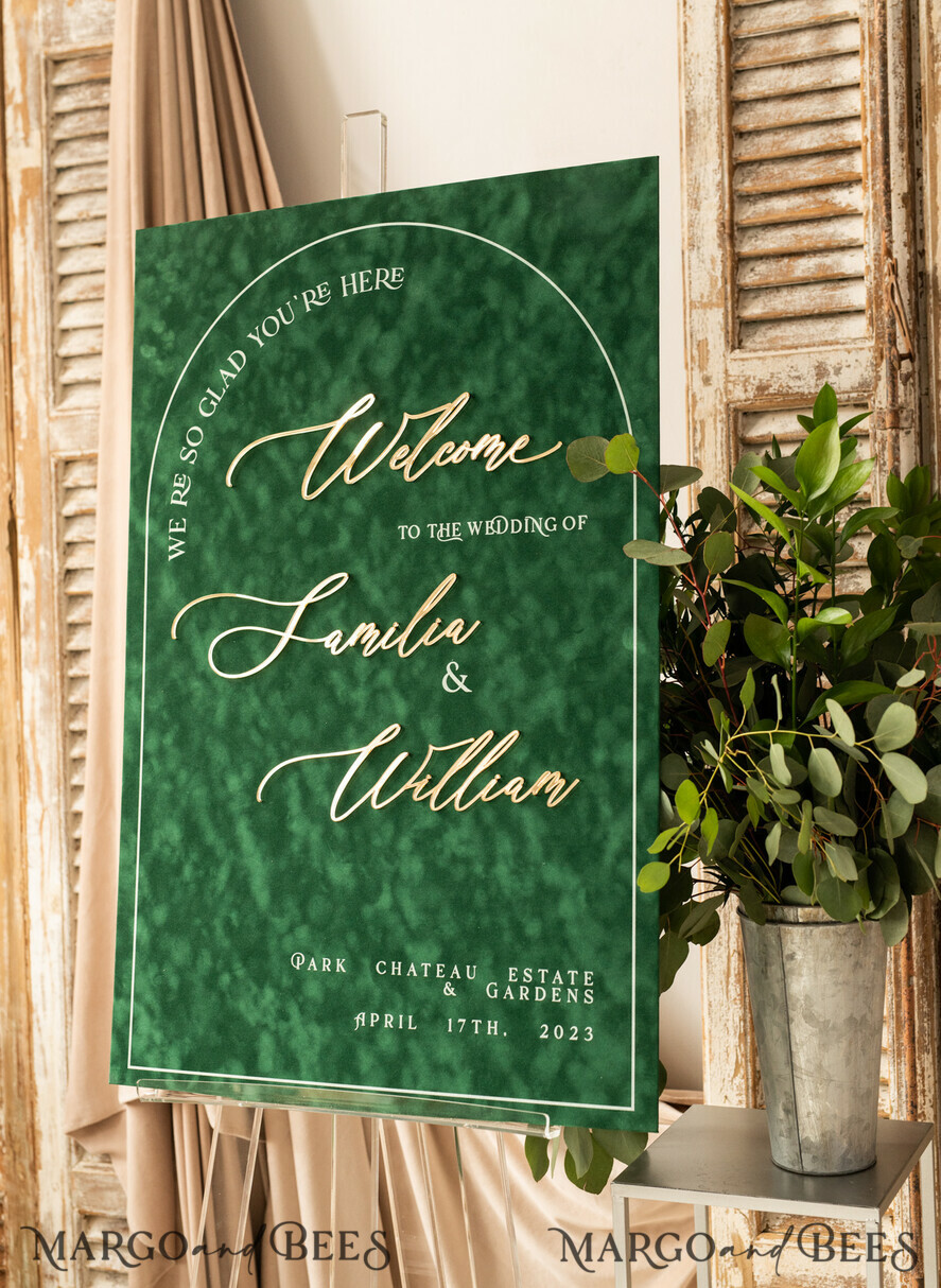 TISCHPLÄNE UND WILLKOMMENSCHILDER FÜR HOCHZEITEN Plexi Gold / Samt Luxus Samt Grünes Hochzeits-Willkommensschild, Goldene Hochzeitsdekoration, Personalisierte Hochzeitsbeschilderung, Hochzeitsgeschenk, Willkommenshochzeitsboard, GV
