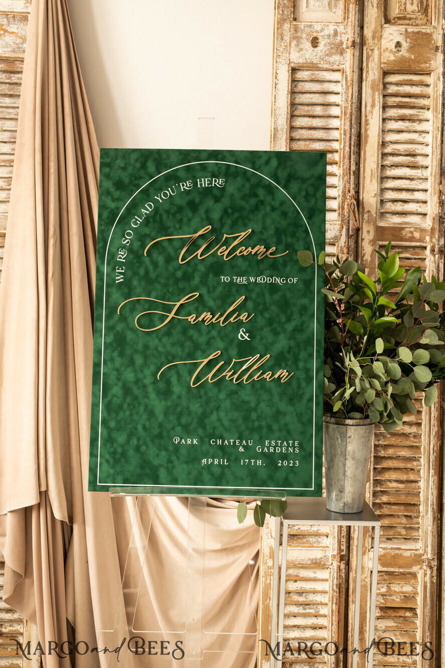 TISCHPLÄNE UND WILLKOMMENSCHILDER FÜR HOCHZEITEN Plexi Gold / Samt Luxus Samt Grünes Hochzeits-Willkommensschild, Goldene Hochzeitsdekoration, Personalisierte Hochzeitsbeschilderung, Hochzeitsgeschenk, Willkommenshochzeitsboard, GV