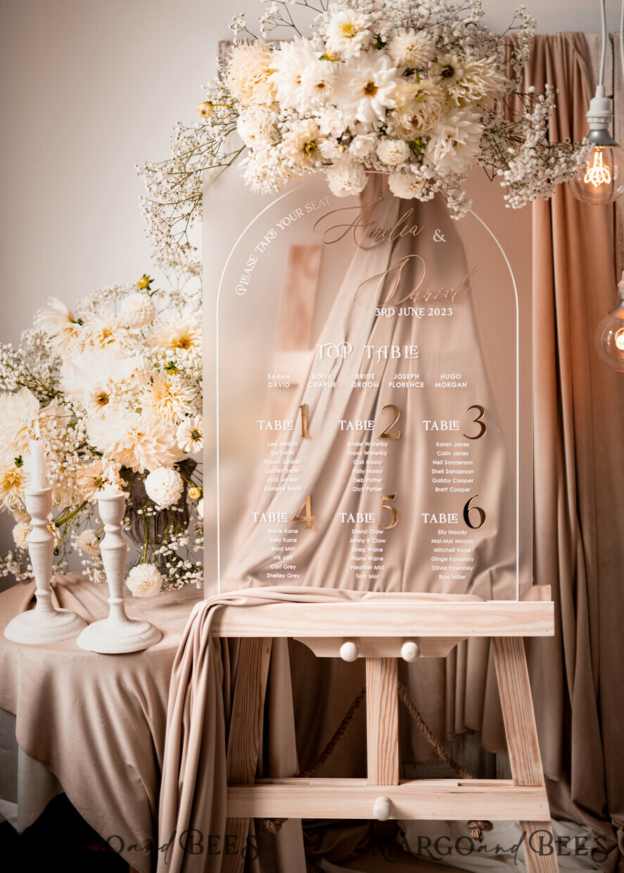 TISCHPLÄNE UND WILLKOMMENSCHILDER FÜR HOCHZEITEN Plexi Gold / Samt Elegantes gefrorenes Hochzeitsset Acryl Finde deinen Platz, personalisierter Hochzeitsbeiger Tischplan, gefrorenes Tan transparent und gold modernes gefrorenes transparentes Sitzdiagramm, 3D elegantes Finde deinen Platz - Sitzplan.