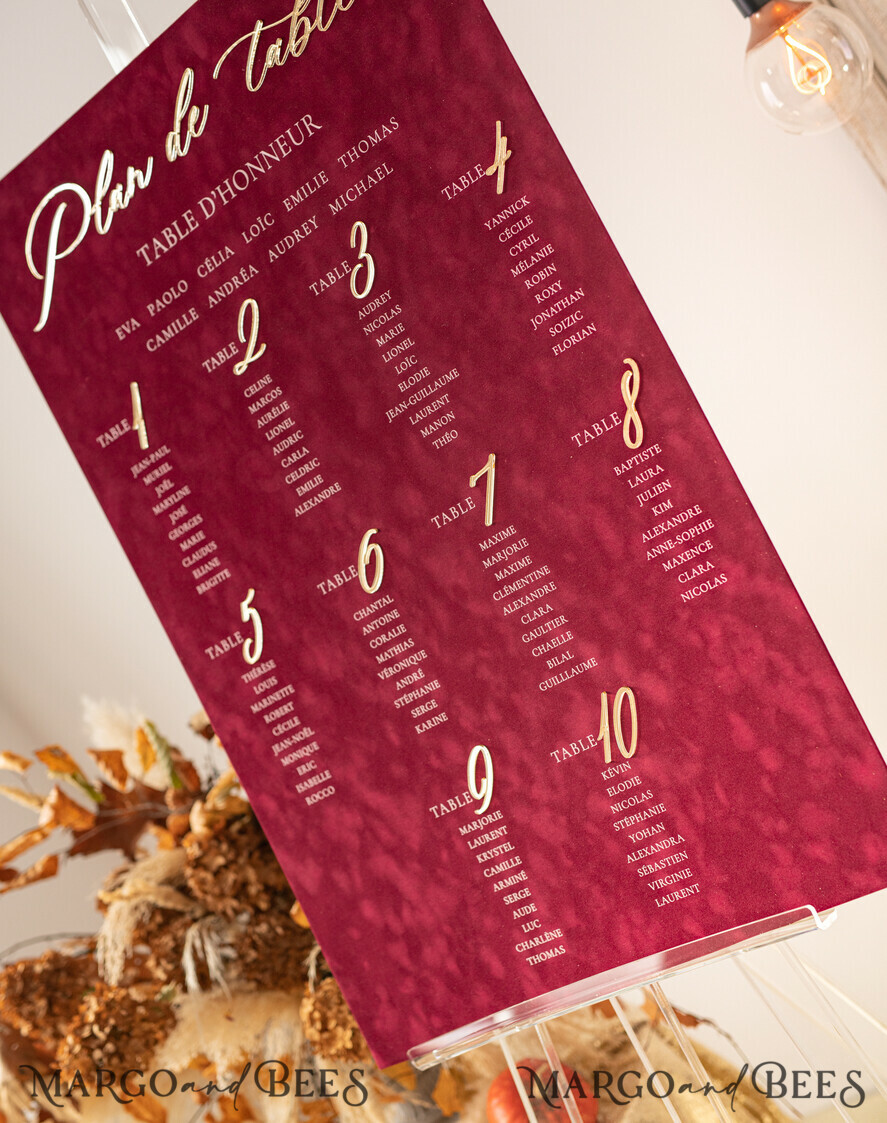 TISCHPLÄNE UND WILLKOMMENSCHILDER FÜR HOCHZEITEN Plexi Gold / Samt Burgunder Hochzeitstischplan, Kastanienbraunes Samt- und Goldmodernes Sitzdiagramm, 3D Elegantes Finde Deinen Platz Sitzplan, Luxuriöser Hochzeitstischplan, Hochzeitsdekoration mit goldenen Buchstaben Marsala Goldene Empfangsbeschilderung Rotes individuelles Zeremonieschild.