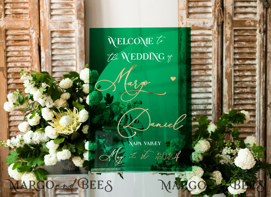 TISCHPLÄNE UND WILLKOMMENSCHILDER FÜR HOCHZEITEN Plexi Gold / Samt Luxus Grünes und Goldenes Hochzeits Willkommen-Schild, Smaragdgrünes Acryl Hochzeitsdekor, Personalisierte Hochzeitsschilder, Hochzeitsboard, Willkommen Hochzeitsboard