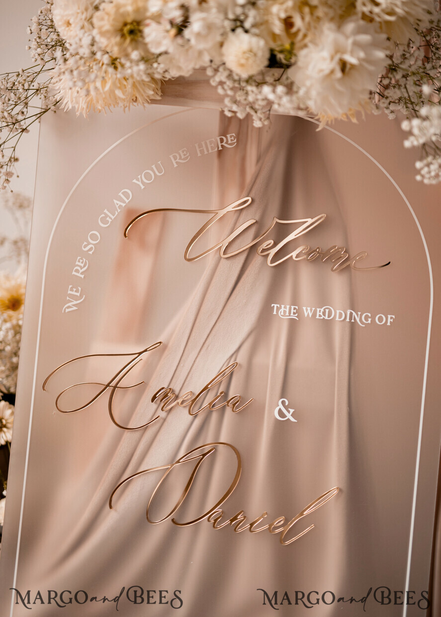 TISCHPLÄNE UND WILLKOMMENSCHILDER FÜR HOCHZEITEN Plexi Gold / Samt Bogen gefroren und goldene Acryl-Hochzeit Willkommen-Schild, Plexiglas goldene Hochzeitsdekoration, personalisiertes Hochzeitsschild, modernes Boho Empfangshochzeitsbrett