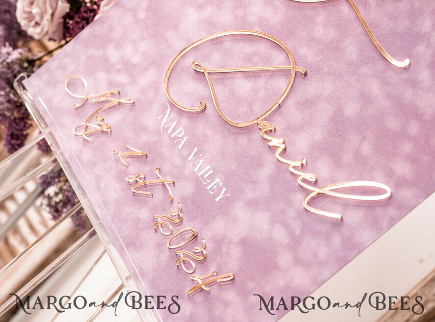 TISCHPLÄNE UND WILLKOMMENSCHILDER FÜR HOCHZEITEN Plexi Gold / Samt Samt-Mauve Hochzeits-Willkommensschild, Staubige Rose Goldene Hochzeitsdekoration, Personalisierter Hochzeitsbeschilderung, Lila Willkommenshochzeitsboard MvS