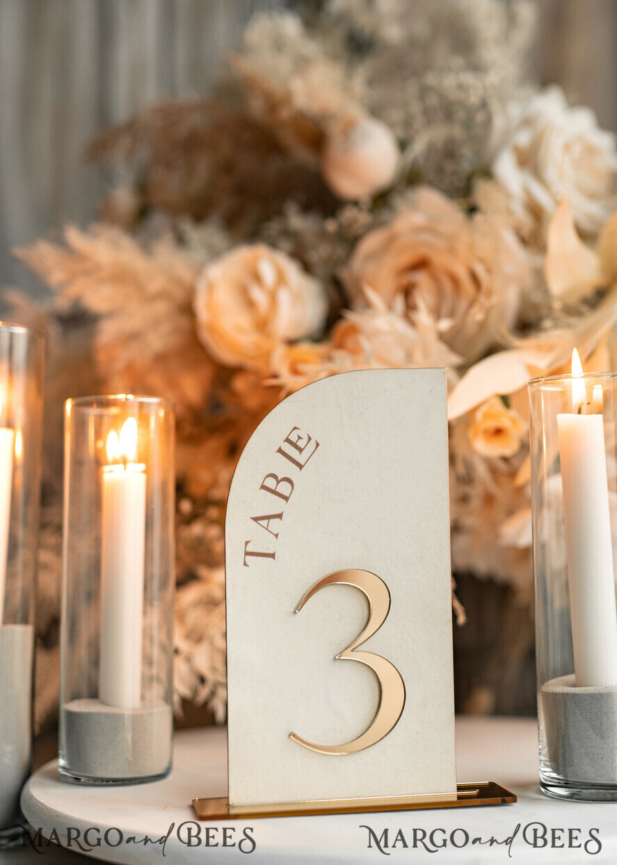 TISCHDEKORATIONSCHILDER   Samt Tischnummern und Dekoration Acryl-Halb-Bogen Samt Elfenbein Hochzeits-Tischnummern, Ecru Gold Schild, Gold Plexi Tischnummern, Luxus Beige Hochzeits Tischdekoration, Hochzeitsbeschilderung Goldener Spiegel Tischnummern
