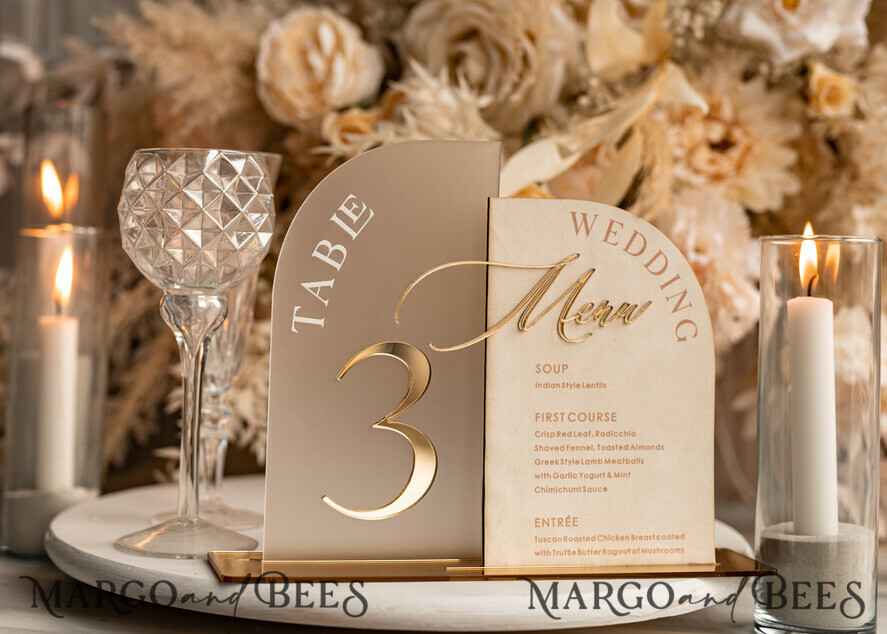 TISCHDEKORATIONSCHILDER   Samt Tischnummern und Dekoration Acrylbogen Tischnummer & Dinner-Menü-Kombination, gefrorenes Elfenbein-Acryl-Gold-Schild, goldene gefrostete Plexi-Velours-Tischnummern & Menü-Kombination, luxuriöse Hochzeits-Tischdekoration, Hochzeitsbeschilderung goldene Spiegeltischnummern & Menü
