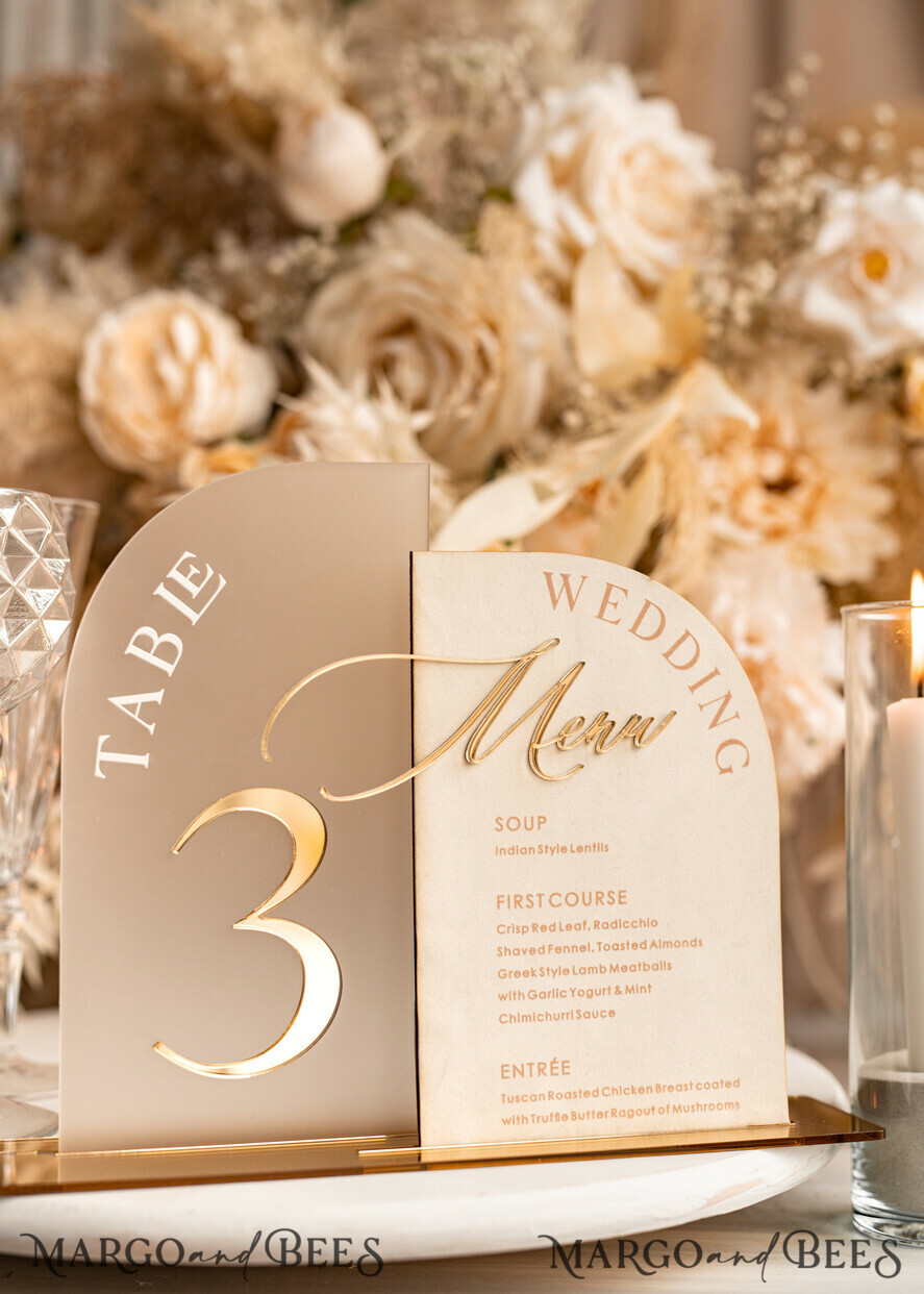 TISCHDEKORATIONSCHILDER   Samt Tischnummern und Dekoration Acrylbogen Tischnummer & Dinner-Menü-Kombination, gefrorenes Elfenbein-Acryl-Gold-Schild, goldene gefrostete Plexi-Velours-Tischnummern & Menü-Kombination, luxuriöse Hochzeits-Tischdekoration, Hochzeitsbeschilderung goldene Spiegeltischnummern & Menü