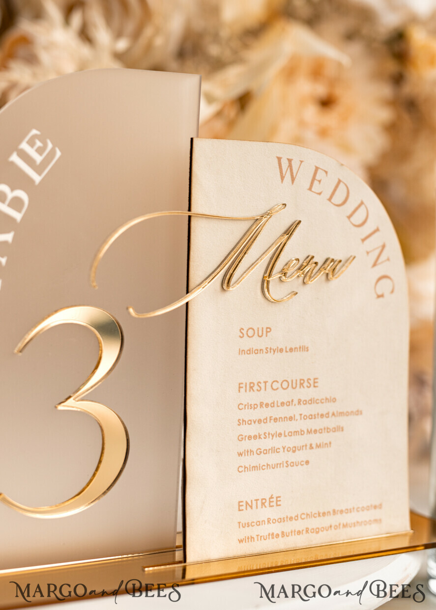 TISCHDEKORATIONSCHILDER   Samt Tischnummern und Dekoration Acrylbogen Tischnummer & Dinner-Menü-Kombination, gefrorenes Elfenbein-Acryl-Gold-Schild, goldene gefrostete Plexi-Velours-Tischnummern & Menü-Kombination, luxuriöse Hochzeits-Tischdekoration, Hochzeitsbeschilderung goldene Spiegeltischnummern & Menü
