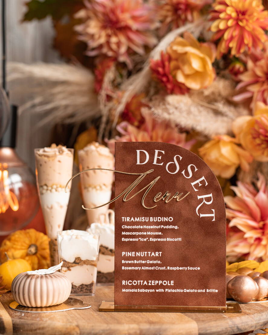 TISCHDEKORATIONSCHILDER   Samt Tischnummern und Dekoration Terrakotta Samt Bogen Dessertmenü, Rostgold Candy-Schild, Goldplexi Tischbogen Kuchenbar Menü, Luxuriöse Hochzeits-Tischdekoration, Hochzeitsbeschilderung Golden Burnt Orange
