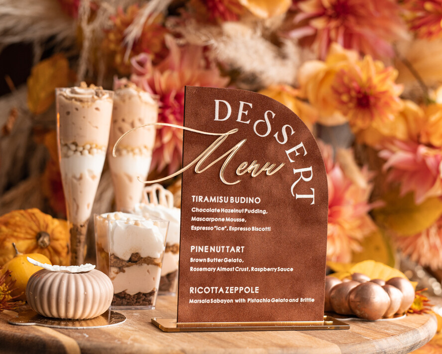 TISCHDEKORATIONSCHILDER   Samt Tischnummern und Dekoration Terrakotta Samt Bogen Dessertmenü, Rostgold Candy-Schild, Goldplexi Tischbogen Kuchenbar Menü, Luxuriöse Hochzeits-Tischdekoration, Hochzeitsbeschilderung Golden Burnt Orange