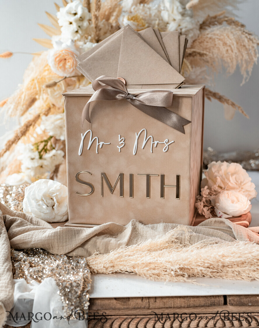 KARTONBOXEN  
 Samtkartenboxen Geschenkkartenbox, Hochzeitswunschbrunnen in samtigem Beige, personalisierte Hochzeitskartenbox, luxuriöse Kartenbox, Hochzeitskartenbox mit Deckel, Hochzeitsgeldbox, Hochzeitskartenbox.