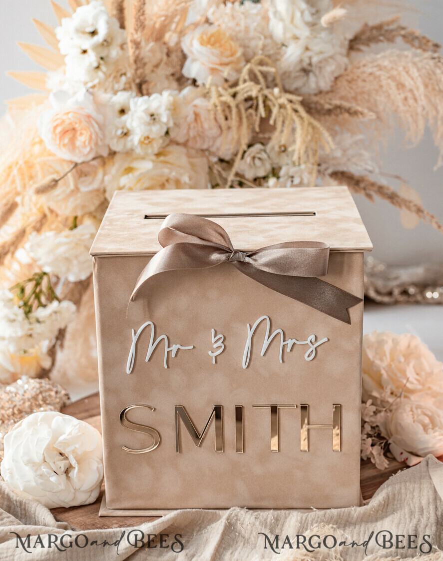 KARTONBOXEN  
 Samtkartenboxen Geschenkkartenbox, Hochzeitswunschbrunnen in samtigem Beige, personalisierte Hochzeitskartenbox, luxuriöse Kartenbox, Hochzeitskartenbox mit Deckel, Hochzeitsgeldbox, Hochzeitskartenbox.