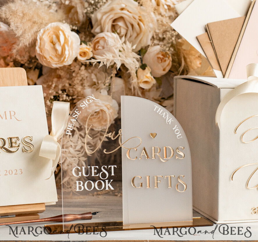 KARTONBOXEN  
 Samtkartenboxen Samtkartenbox Gästebuch & Schild, Hochzeitskartenbox mit Deckel, Instant Instax Gästebuch, beige Hochzeitsgeldbox Sing Gästebuch Set, nude Kartenbox mit Schlitz und Karten sowie Geschenkbogen Acrylschildset.