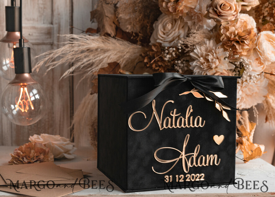 KARTONBOXEN  
 Samtkartenboxen Schwarze Gold Geschenkkartenbox, Samt Neujahrs Hochzeitswunschbrunnen Geldgeschenkkartenbox, Halloween personalisierte Hochzeitskartenbox, schwarze Gold Luxus Kartenbox, elegante Hochzeitskartenbox mit Deckel.