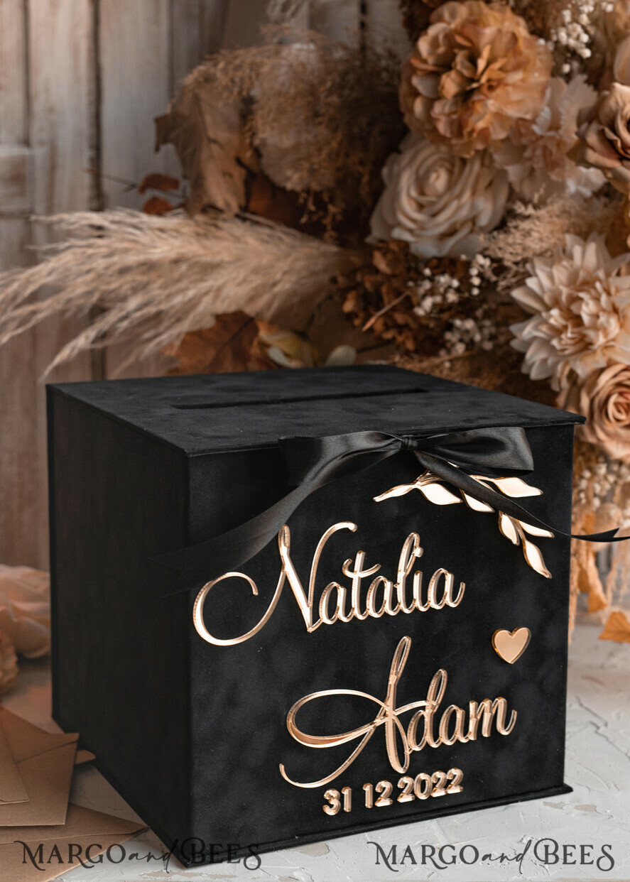 KARTONBOXEN  
 Samtkartenboxen Schwarze Gold Geschenkkartenbox, Samt Neujahrs Hochzeitswunschbrunnen Geldgeschenkkartenbox, Halloween personalisierte Hochzeitskartenbox, schwarze Gold Luxus Kartenbox, elegante Hochzeitskartenbox mit Deckel.