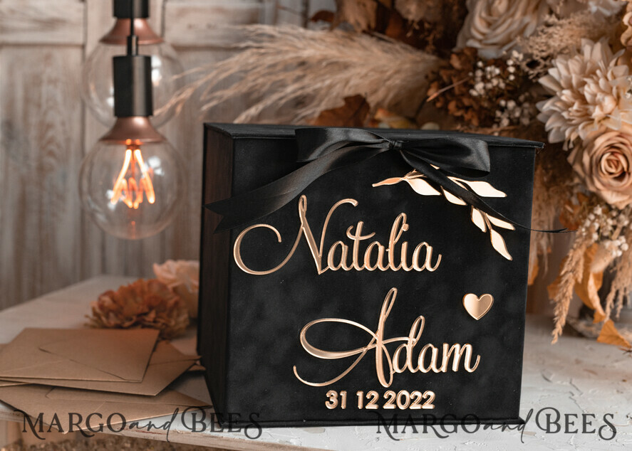KARTONBOXEN  
 Samtkartenboxen Schwarze Gold Geschenkkartenbox, Samt Neujahrs Hochzeitswunschbrunnen Geldgeschenkkartenbox, Halloween personalisierte Hochzeitskartenbox, schwarze Gold Luxus Kartenbox, elegante Hochzeitskartenbox mit Deckel.