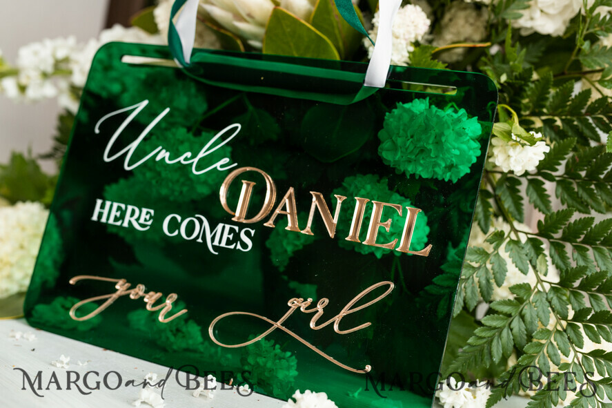 BLUMENMÄDCHEN / SEITENJUNGE SCHILDER Acrylschilder für Blumenmädchen / Ringträger Personalisierte Acryl-Hochzeits-Tafeln für den Page, grünes Gold Acryl-Page-Schild, smaragdgrünes Acryl-Mädchen-Schild, Blumenmädchen-Hochzeitstag-Schild.