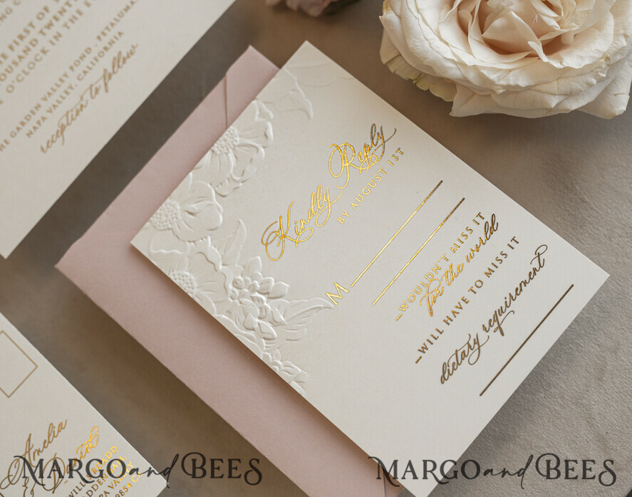 HOCHZEITS EINLADUNGEN geprägte Einladungen Feine Kunst geprägt Blind Elfenbein Gold Hochzeitseinladung mit zerrissenem Chiffonbogen und getrockneten Blumen, goldene Prägung florale Hochzeitseinladung, Boho Ecru geprägte Einladungssuite mit Spiegelherz