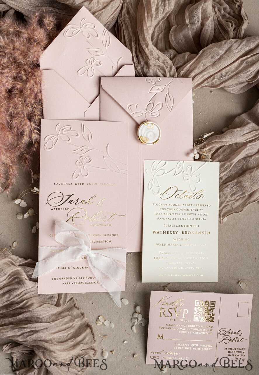 HOCHZEITS EINLADUNGEN geprägte Einladungen Maßgeschneiderte geprägte Blinde Blus Pink Gold Hochzeitseinladung, Golden Nude deboss florale Hochzeitseinladung, moderne Garten deboss Einladung Suite, Baumwollpapier Hochzeitseinladung Suite, Hochzeitseinladungen golden