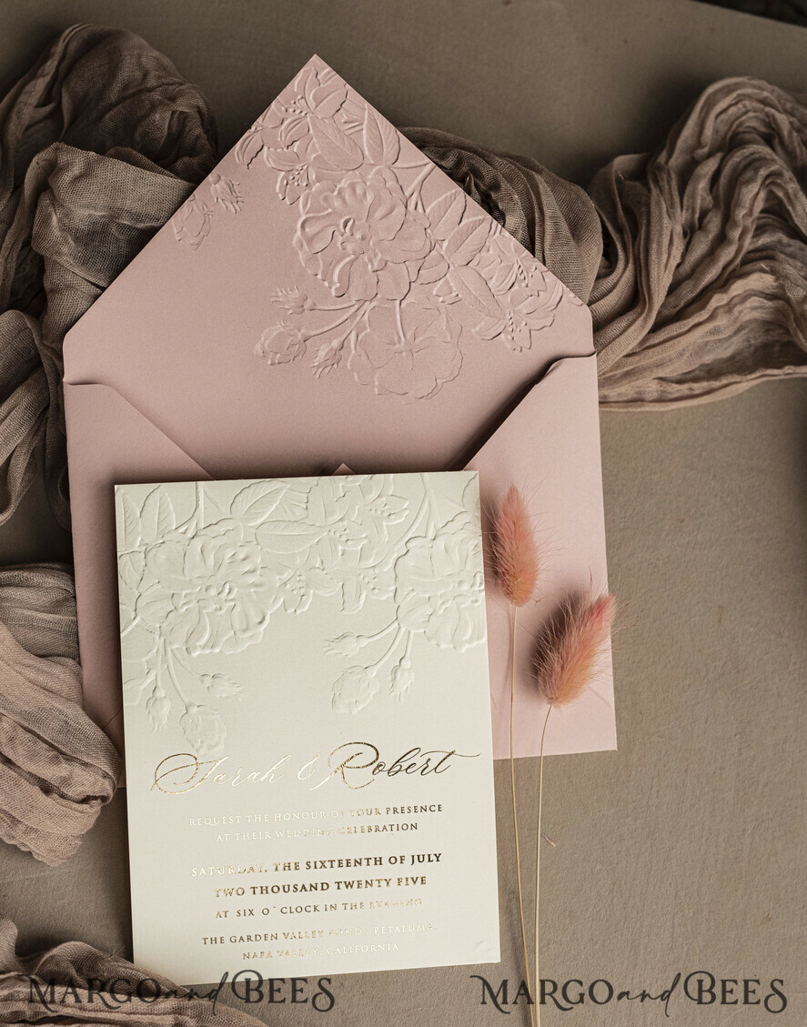 HOCHZEITS EINLADUNGEN geprägte Einladungen Feine Kunst Prägung Blinde Blush Pink Gold Hochzeitseinladung, Goldene geprägte Rosen Blumen Hochzeitseinladung, Boho Ecru geprägte Einladungssuite, Goldfolien Hochzeitseinladungssuite, Hochzeitseinladungen gold.