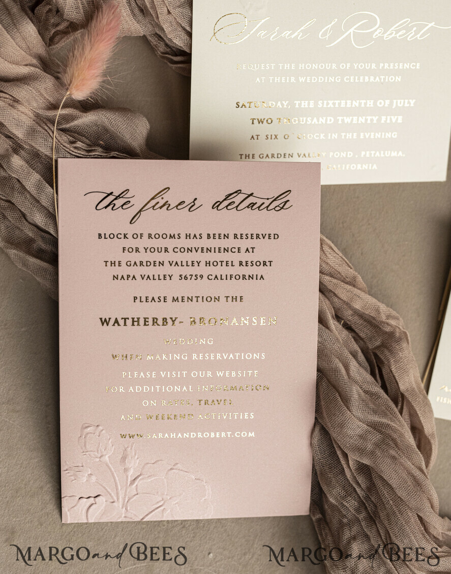 HOCHZEITS EINLADUNGEN geprägte Einladungen Feine Kunst Prägung Blinde Blush Pink Gold Hochzeitseinladung, Goldene geprägte Rosen Blumen Hochzeitseinladung, Boho Ecru geprägte Einladungssuite, Goldfolien Hochzeitseinladungssuite, Hochzeitseinladungen gold.