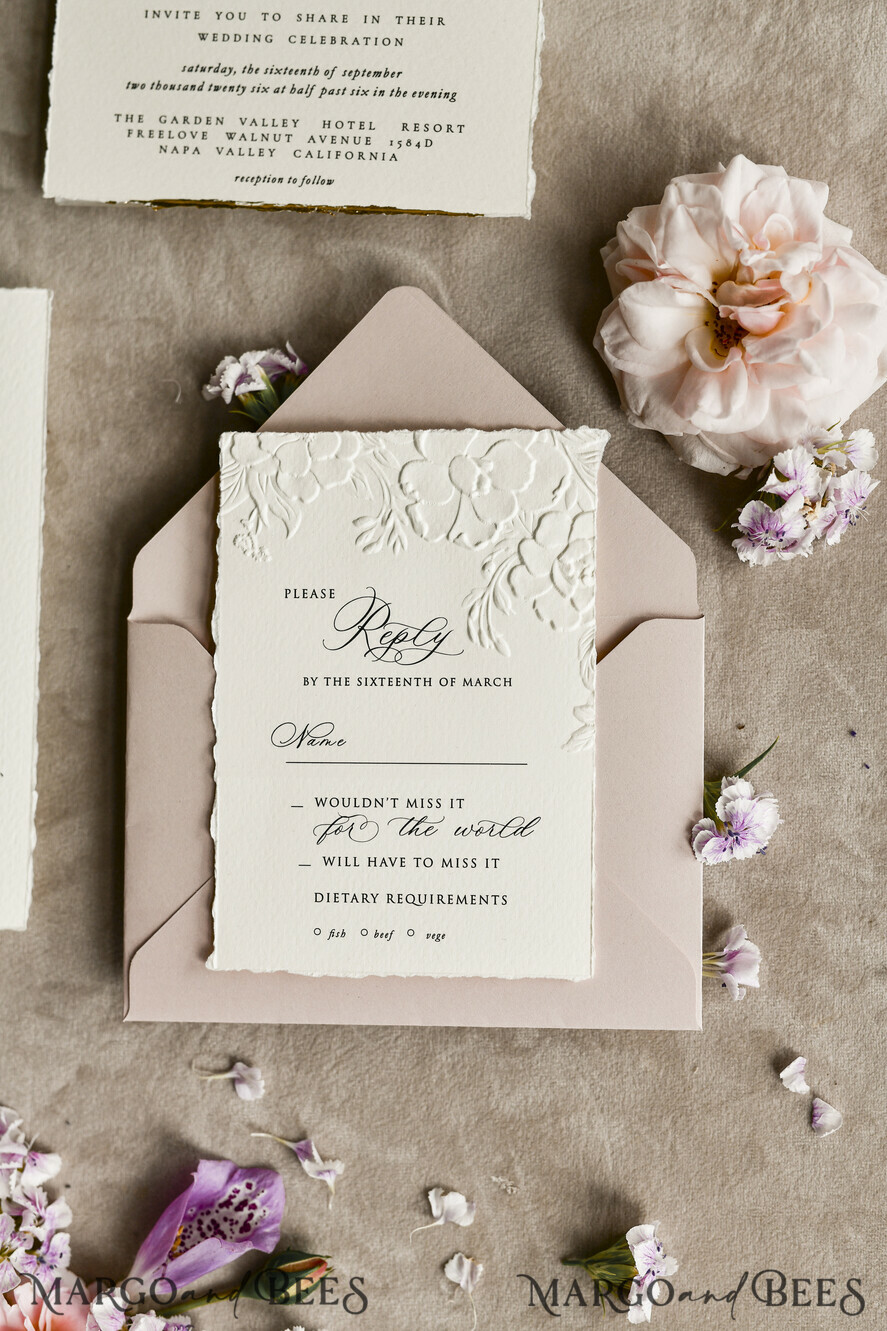 HOCHZEITS EINLADUNGEN geprägte Einladungen Rosenquarz Samt Hochzeitskarten – Geprägte Blumen Einladungen mit gezackten Kanten, Wachsiegel & Fine Art Papier