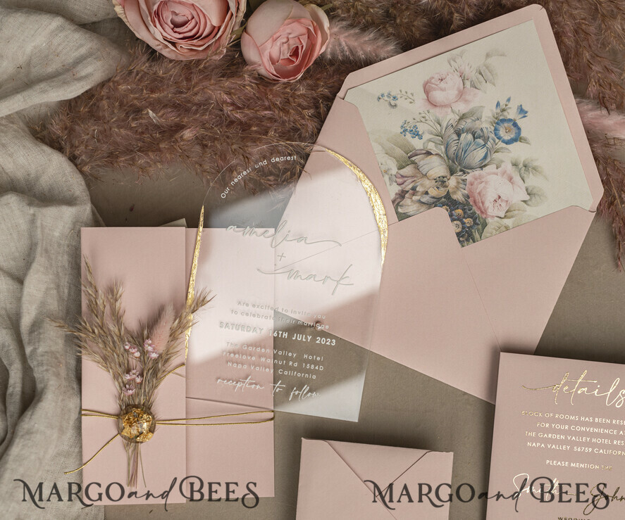 HOCHZEITS EINLADUNGEN Plexiglas Acrylspiegel Blush Pink Klare Bogen Hochzeitskarten, Elegante Gartenhochzeitseinladungen, Nude Acryl transparente Hochzeitseinladungen, Bogen Plexi Hochzeitseinladung Set
