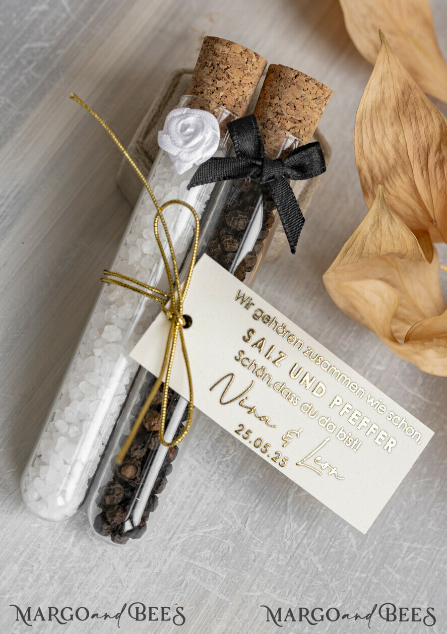 HOCHZEITSGESCHENKE Gastgeschenke Hochzeit Gastgeschenke Hochzeit - wir gehören zusammen wie Salz und Pfeffer. Gastgeschenk Pfeffer & Salz für Eure Hochzeitsgäste, Gastgeschenk Hochzeit Brautpaar Pfeffer & Salz mit Namen.