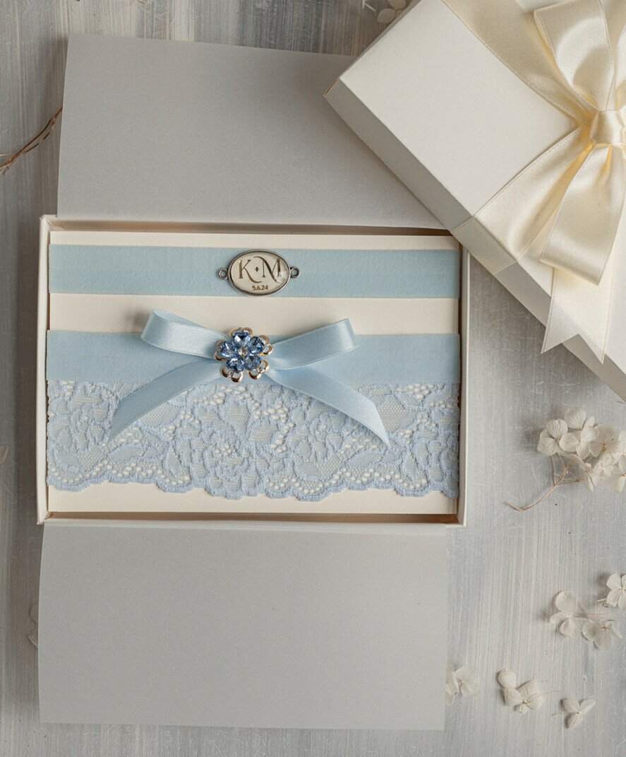 BRAUT Bolero, Kleider, Strumpfband Geschenkidee für die Braut Strumpfband Doppeltes Strumpfband-Set für die Braut – edel & romantisch in Geschenkbox mit Gedicht – perfektes Geschenk zur Hochzeit