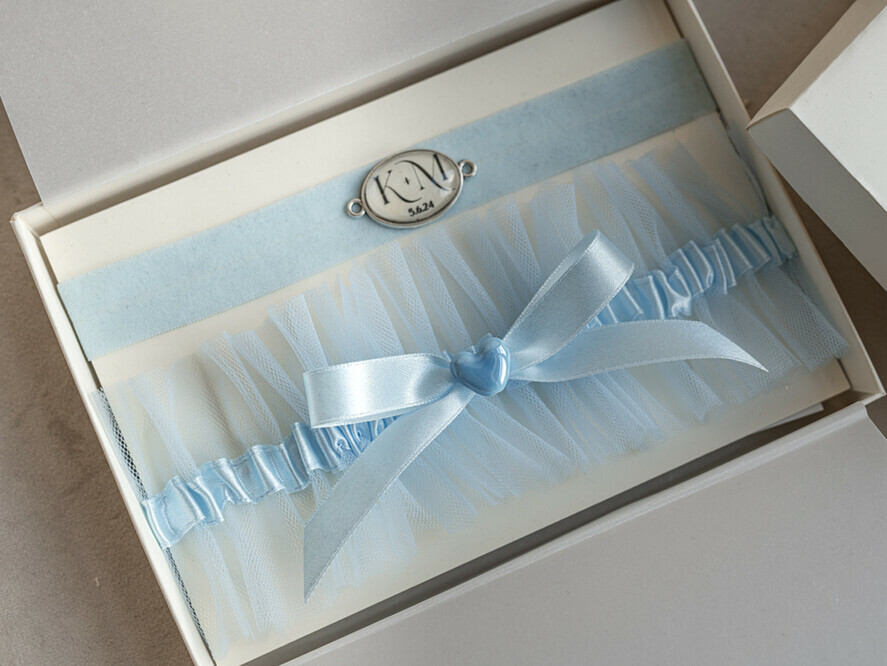 BRAUT Bolero, Kleider, Strumpfband Geschenkidee für die Braut Strumpfband Strumpfband – die besondere Geschenkidee für die Braut getrockneten