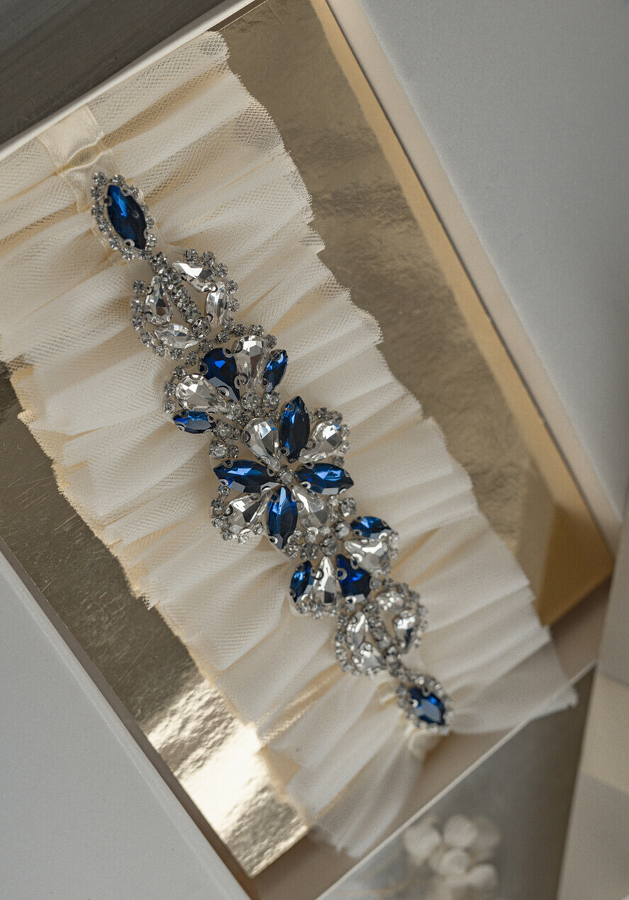 BRAUT Bolero, Kleider, Strumpfband Geschenkidee für die Braut Strumpfband Elegantes Strumpfband für die Braut – Geschenkbox mit „Etwas Blauem“ und Grußkarte