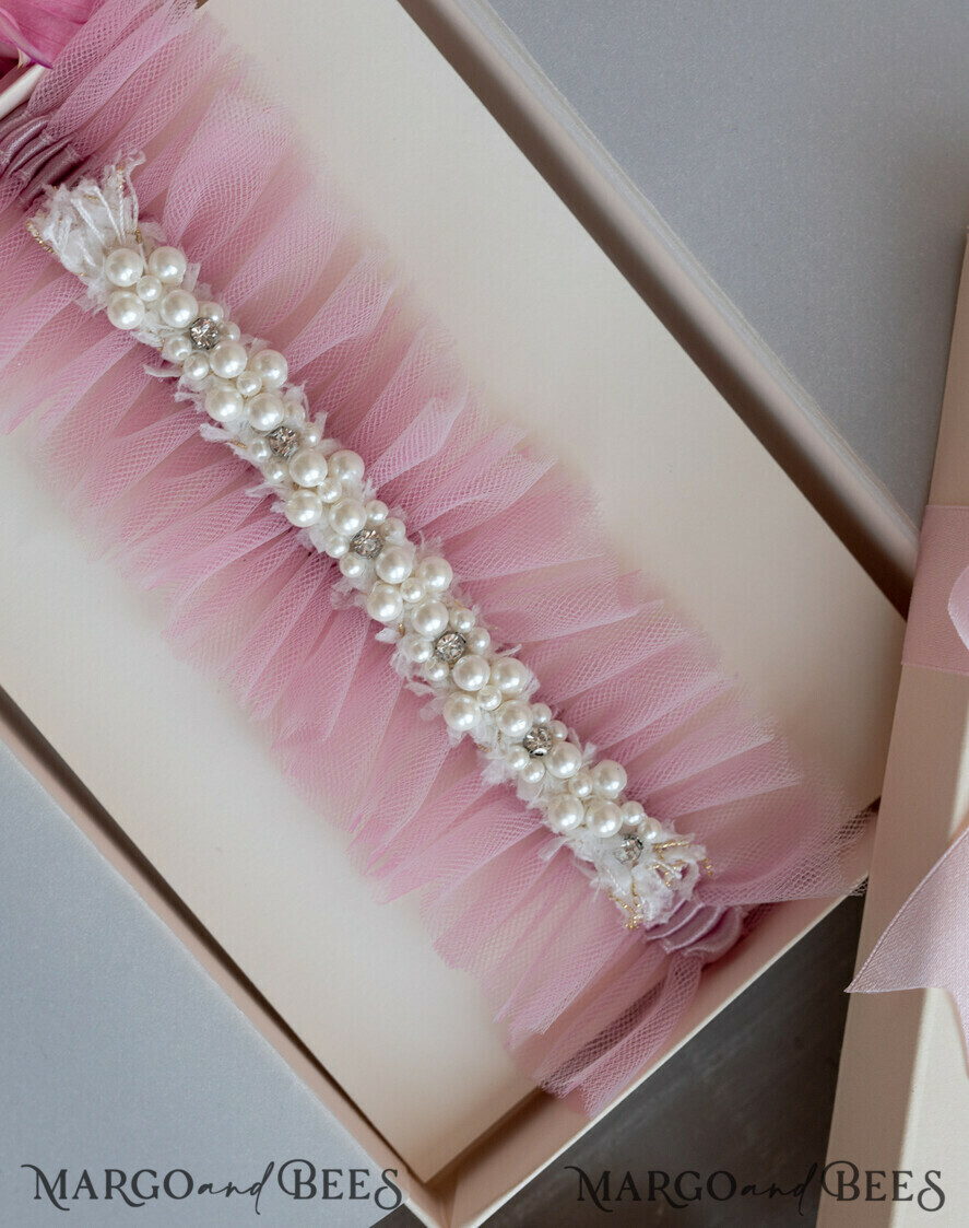 BRAUT Bolero, Kleider, Strumpfband Geschenkidee für die Braut Strumpfband Tüll-Strumpfband mit Perlen in Geschenkbox – Überraschung vom Junggesellinnenabschied