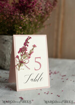 TISCHDEKORATIONSCHILDER   romantisch Romantische Ecru- und Blush-Pink-Hochzeits-Tischnummern, maßgeschneiderte elegante elfenbeinfarbene Tischkarten mit Schnur und Heidekraut, handgefertigte zarte minimalistische Hochzeits-Tischdekoration.2