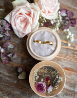 RINGTRÄGERBOXEN & KISSEN Epoxidharz Trauringe Box Personalisierte Ringbox für Hochzeitsringe, handgefertigte Hochzeitsringbox • Ringträgerbox mit echten Blumen • luxuriöse Holzringbox6