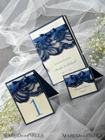 PLATZKARTEN / TISCHKARTEN  
 Rustikale Eco-Hochzeitsplatzkarten Elegante Ecru- und Marineblaue Hochzeitstischkarten, Rustikale Namensschilder, Romantische Hochzeitstischkarten mit Spitze und Ecru-Band, Individueller Text, Rustikale Hochzeitstischkarte7