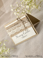 PLATZKARTEN / TISCHKARTEN  
 Rustikale Eco-Hochzeitsplatzkarten Rustikale Elfenbein Spitze Hochzeitsplatzkarten, Öko Braun mit Jute-Schnur, Eleganter schwarzer Druck, Zarte Hochzeitsstationery, Natürliche Jute rustikale Platzkarten7