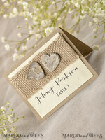 PLATZKARTEN / TISCHKARTEN  
 Rustikale Eco-Hochzeitsplatzkarten Rustikale Elfenbein-Hochzeitsplatzkarten, natürliche Jute und Holzherz, eleganter schwarzer Druck, zarte Hochzeitsstationery, maßgeschneiderte Hochzeits-Eskortkarten, editierbarer Text4