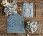 HOCHZEITS EINLADUNGEN Pass zur Liebe / Strandhochzeits-Einladungen Strandstaubige blaue Hochzeitseinladungen Vellum-Verpackung Hochzeitseinladungen mit Seepferdchen Wachssiegel Hochzeitskarten7